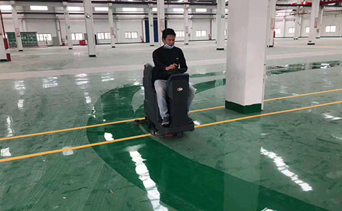 深圳洗地机给我们带来不一样的清洁效果。 深圳洗地机